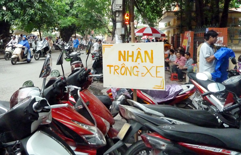  Hầu hết điểm trông giữ xe thu phí cao gấp 2-3 lần quy định