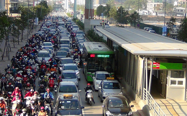 Các phương tiện sẽ bị cấm đi vào làn xe buýt BRT 24/24h kể cả ngoài giờ hoạt động của xe buýt
