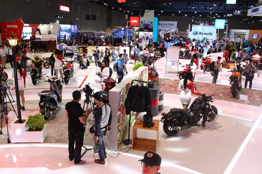 Toàn cảnh gian hàng trưng bày trong nhà của Honda Việt Nam