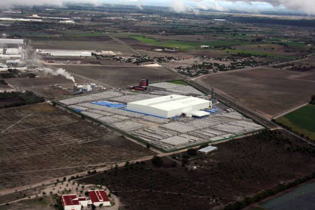 Ảnh nhìn từ trên không kho dự trữ nhôm của tỷ phú Trung Quốc tại Mexico vào năm 2014.