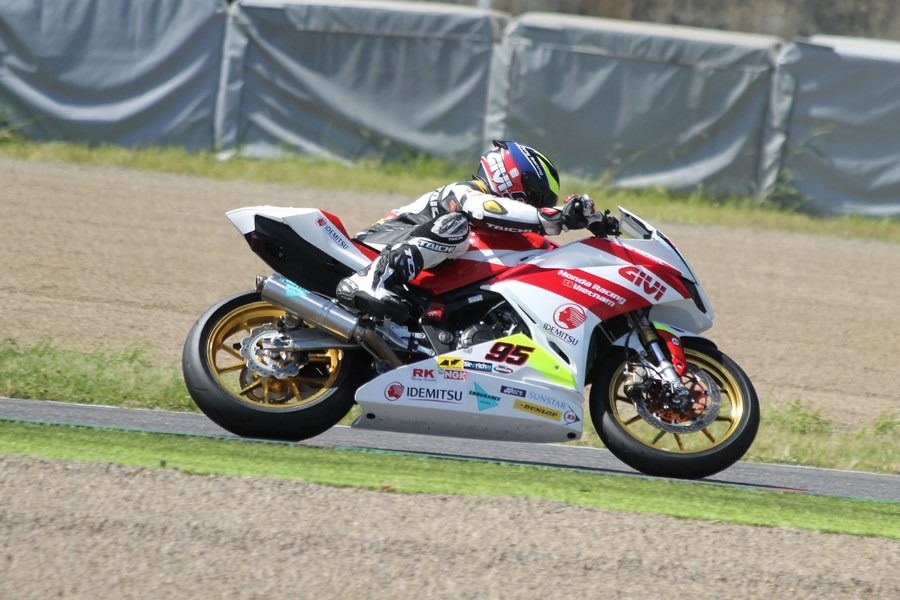 Tay đua Bùi Duy Thông thi đấu tại hạng mục AP250 mùa giải ARRC 2017