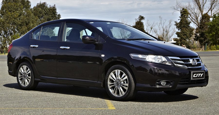Chiếc xe ô tô cũ Honda City được thiết kế hướng đến những khách hàng trẻ yêu thích dáng vẻ năng động và thể thao. 