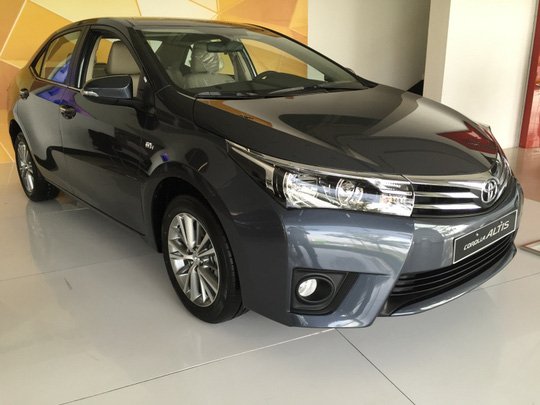 Toyota Corolla Altis 1.8G chỉ còn khoảng 697 triệu đồng