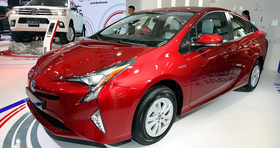 Xe hybrid sử dụng song song động cơ đốt trong và động cơ điện.