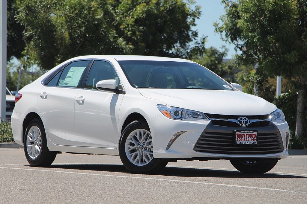 Camry sẽ có thêm bản rút gọn với giá rẻ hơn