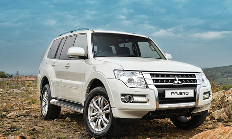 Mẫu SUV Pajero vừa được giảm tới 214 triệu đồng.