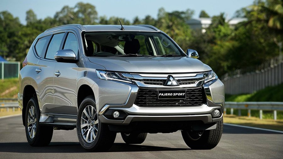 Với giá bán chỉ còn khoảng 700 triệu đồng, Mitsubishi Pajero Sport trở thành mẫu SUV rẻ nhất Việt Nam hiện nay.