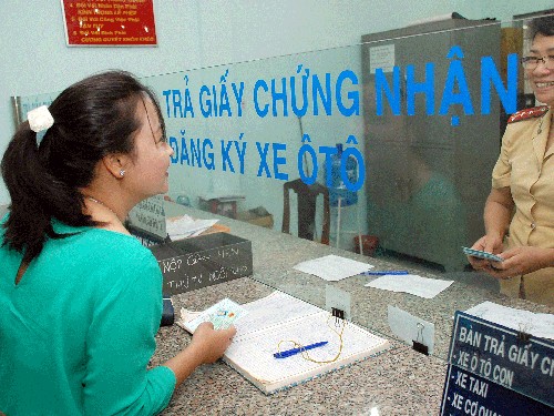 Sắp tới, sẽ bỏ nhiều thủ tục hành chính giấy tờ trong đăng ký xe Sắp tới, sẽ bỏ nhiều thủ tục hành chính giấy tờ trong đăng ký xe
