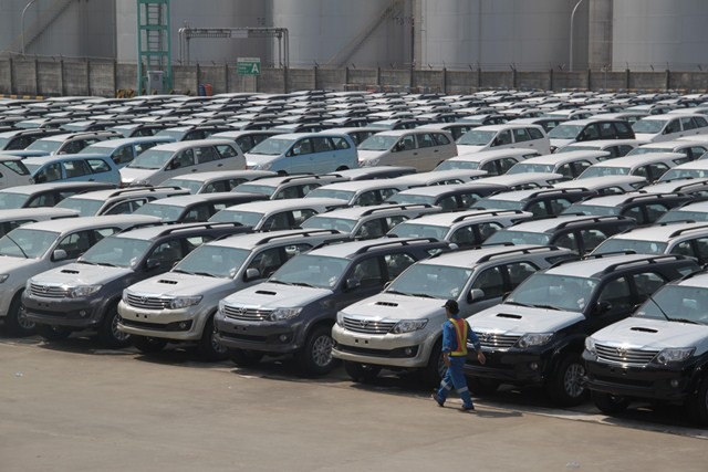 Lượng ô tô nhập khẩu nửa đầu tháng 12/2017 tăng hơn 100% so với cùng kỳ tháng trước 