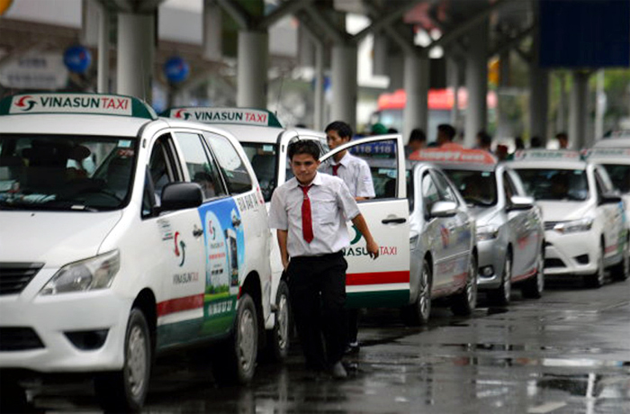 Gánh nhiều chi phí, taxi truyền thống buộc phải lấy giá cước đắt hơn