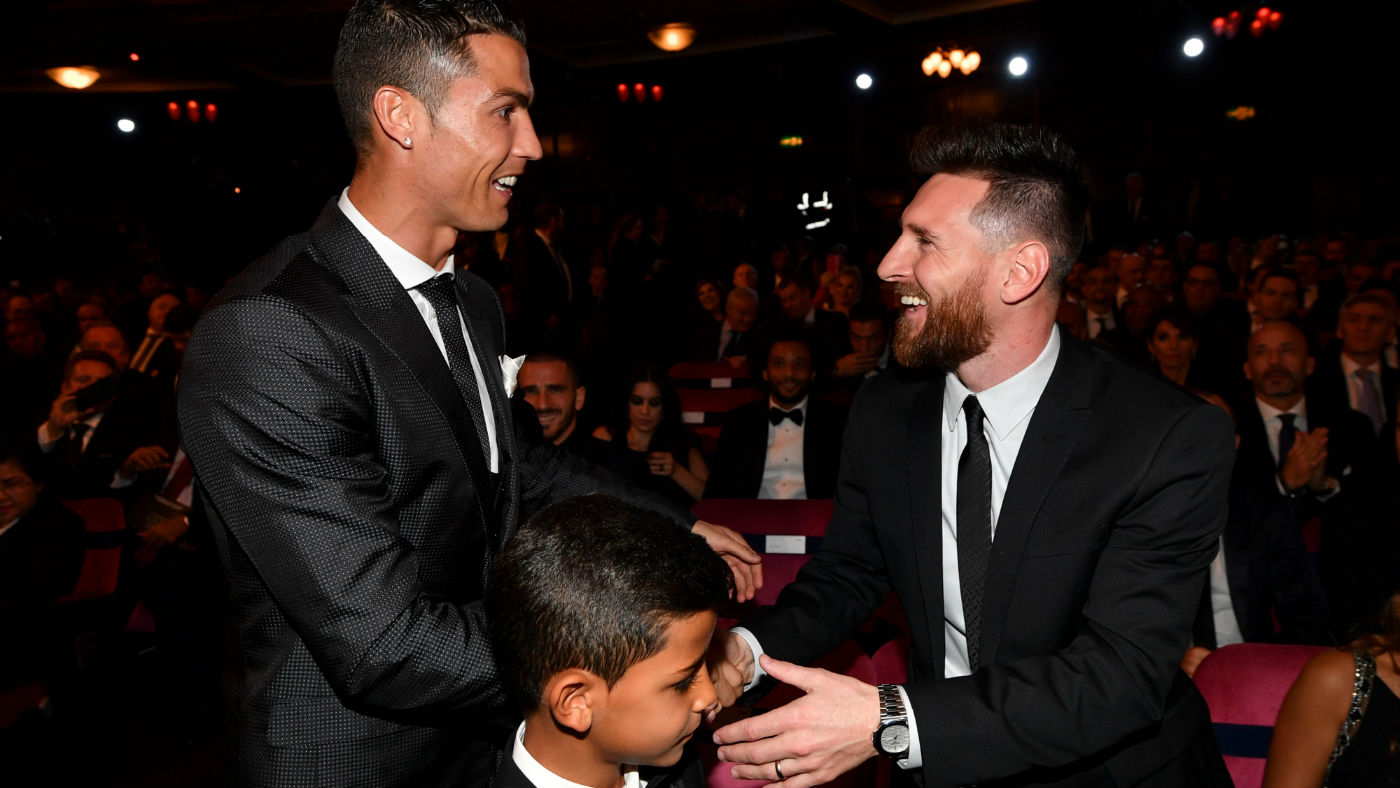 top earn, messi, ronaldo, neymar, griezmann, bale, iniesta, sanchez, mu, man utd, barca, barcelona, real, juventus