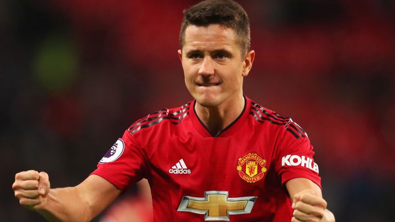 chuyển nhượng mu, chuyen nhuong mu, mu, man utd, man united, psg, herrera, ngoại hạng anh, ligue 1