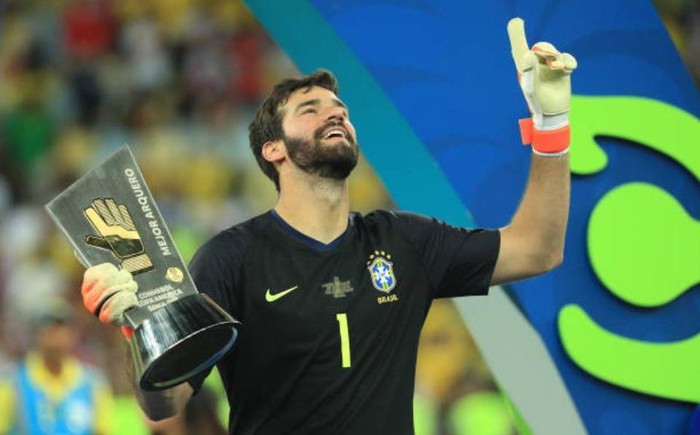 Thủ môn Alisson Becker đang có năm 2019 cực kỳ thành công trong cả màu áo câu lạc bộ Liverpool cũng như ĐT Brazil.