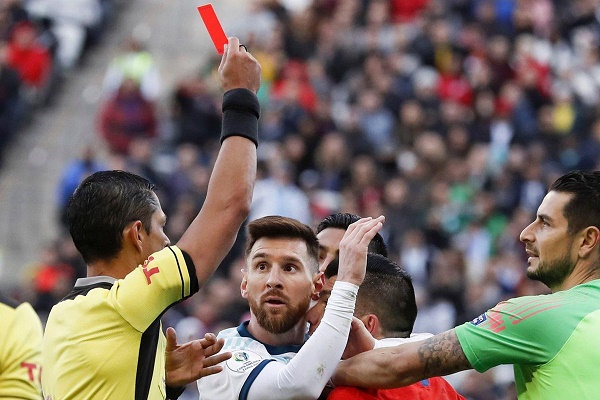 Messi, messi argentina, messi copa america, messi bị thẻ đỏ, messi bị cấm thi đấu, argentina, vòng loại world cup 2022, vl wc 2022