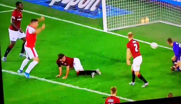 Michal Sacek, Slavia Prague, Sparta Prague, phản lưới nhà, đốt lưới nhà