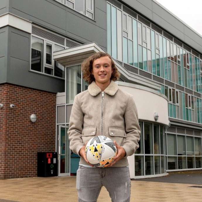 luke matheson, mu, man utd, man united, rochdale, mu vs rochdale, carabao cup, cúp liên đoàn anh