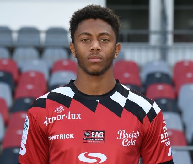 cầu thủ qua đời, tai nạn giao thông, tai nạn xe hơi, Nathael Julan, Guingamp, Ligue 2