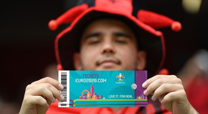 UEFA, EURO, EURO 2020, Liên đoàn bóng đá châu âu, CĐV, người hâm mộ, vé xem euro 2020