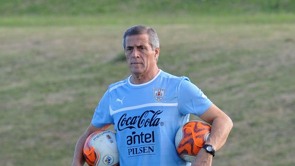 Uruguay, Oscar Tabarez, HLV bị sa thải, COVID-19, virus corona