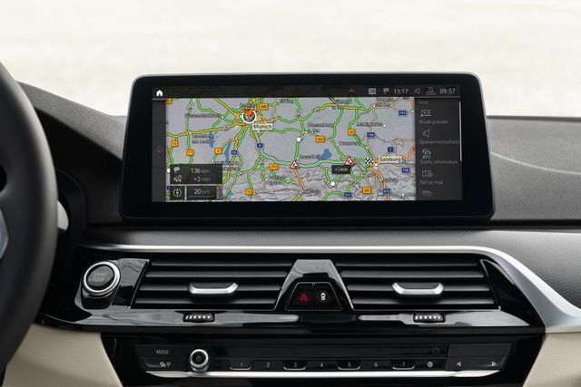 Tiện ích và giải trí trên BMW 5 Series