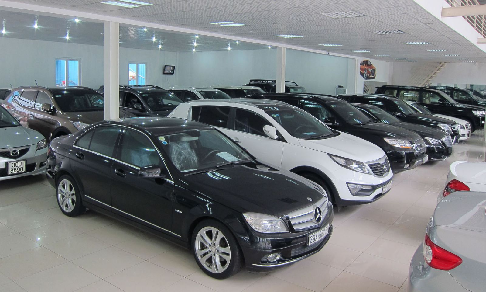 Các mẫu xe sản xuất trong nước hưởng lợi nhờ giảm thuế trước bạ.