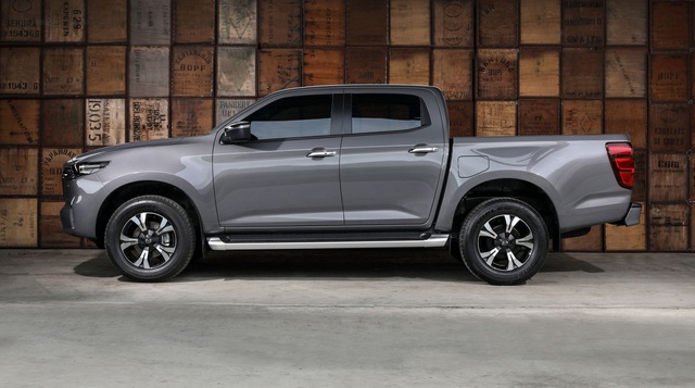 Ngoại thất Mazda BT-50 2021