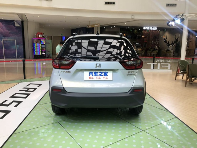Đuôi xe Honda Jazz Sport
