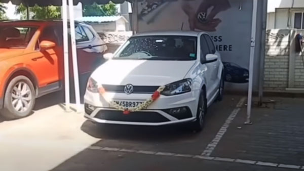 Chiếc xe Volkswagen Polo TSI màu trắng đời 2020
