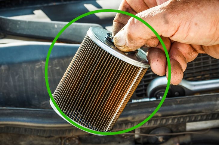 Nên thay bộ lọc không khí của xe ô tô theo khuyến cáo của nhà sản xuất