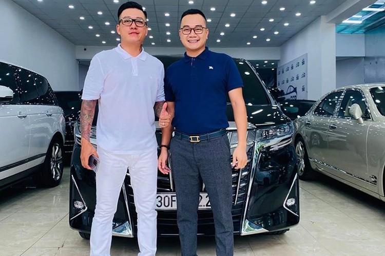 Tuấn Hưng chi 4 tỷ đồng tậu Toyota Alphard