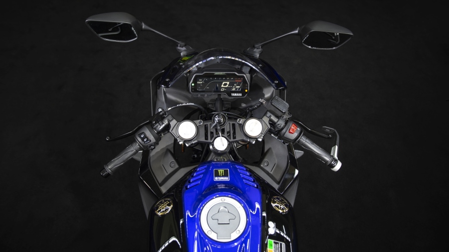 Yamaha R15 Monster