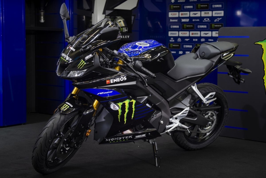 Yamaha R15 Monster