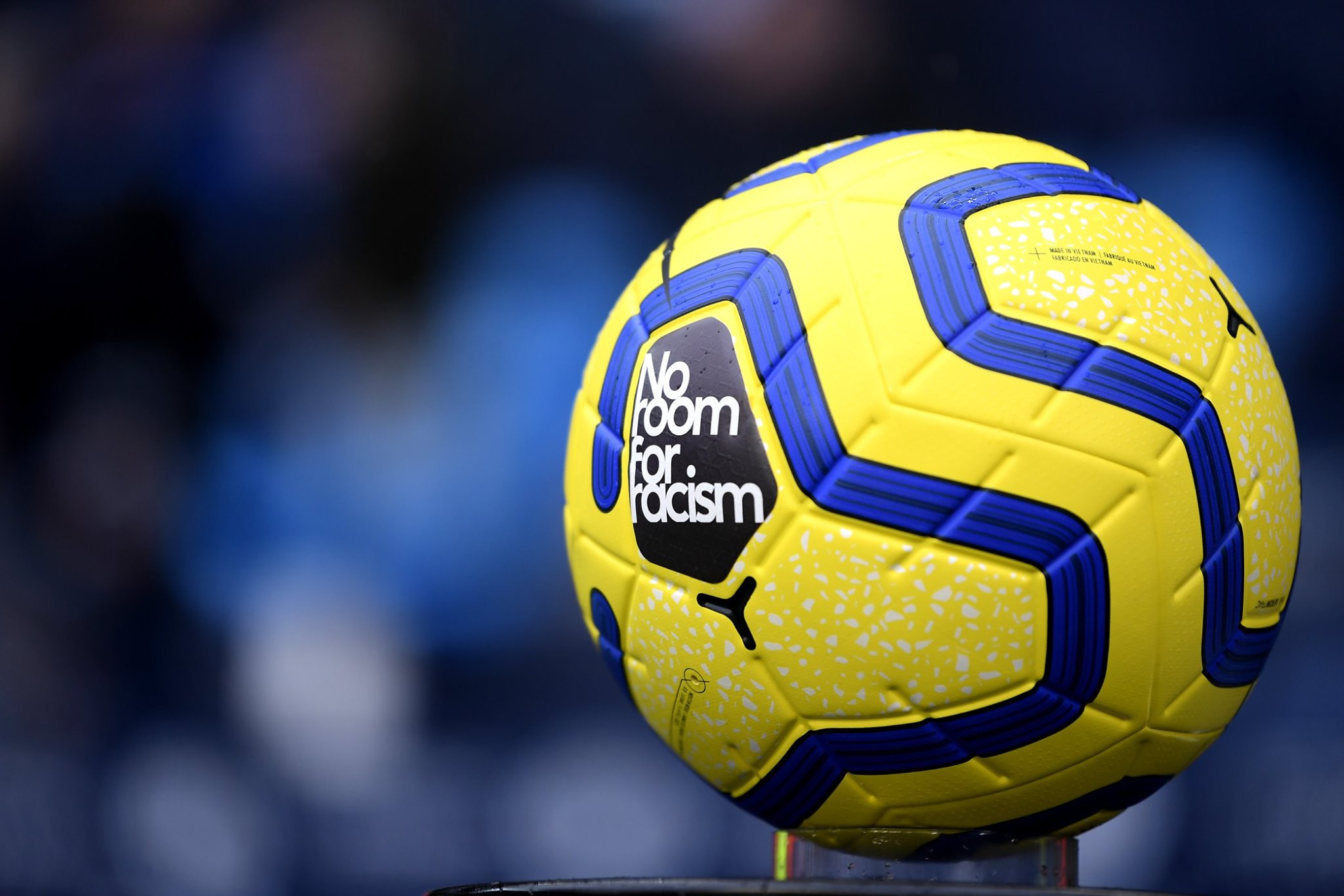 premier league, ngoai hang Anh, Hi-Vis Merlin, bong mua dong, Winter Ball