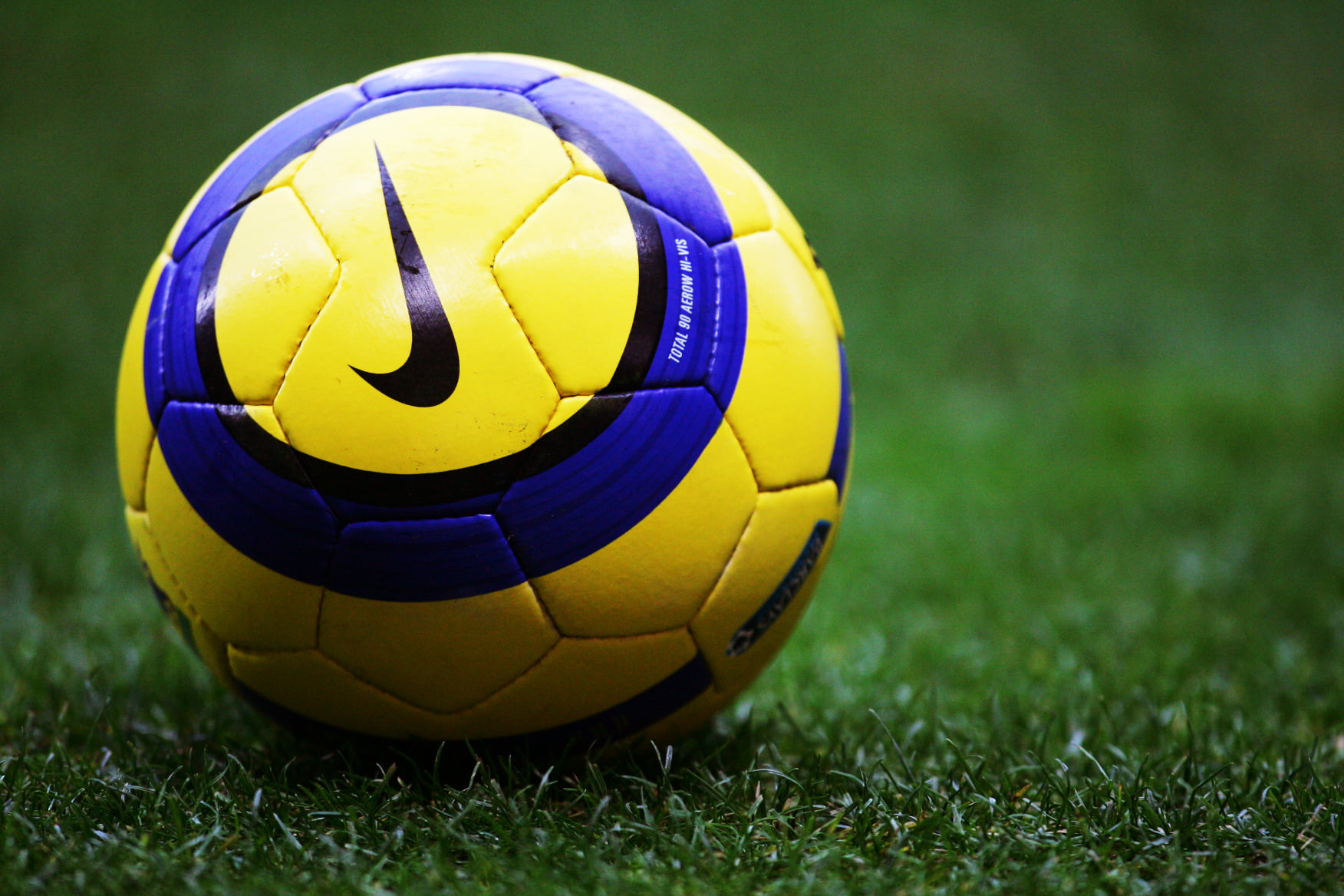 premier league, ngoai hang Anh, Hi-Vis Merlin, bong mua dong, Winter Ball