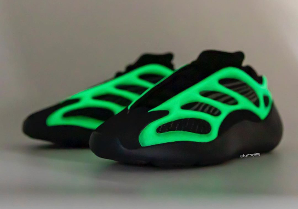 Adidas Yeezy 700 v3 Alvah