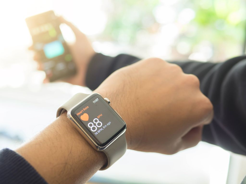 Apple Watch cuu song cau be 13 tuoi