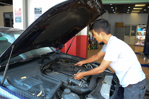 vệ sinh khoang động cơ, rửa khoang động cơ, rửa khoang máy, ô tô