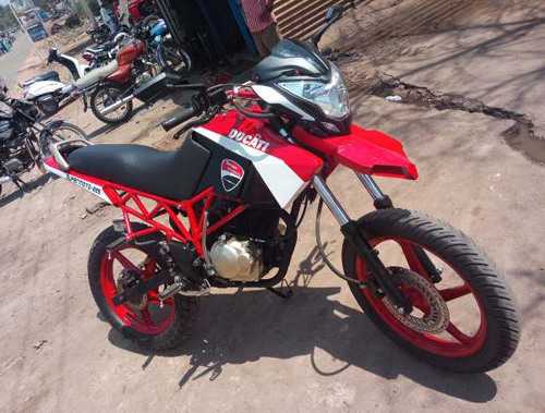 Hero MotoCorp Karizma, Ducati Hypermotard, độ xe