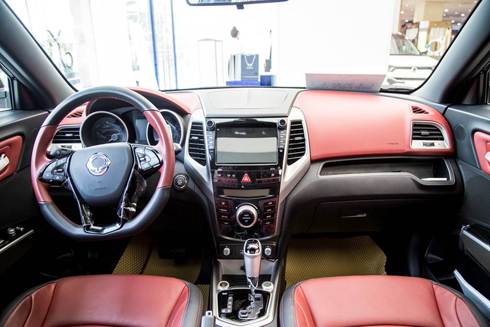 SsangYong Tivoli, Đối thủ Ford EcoSport, giảm giá