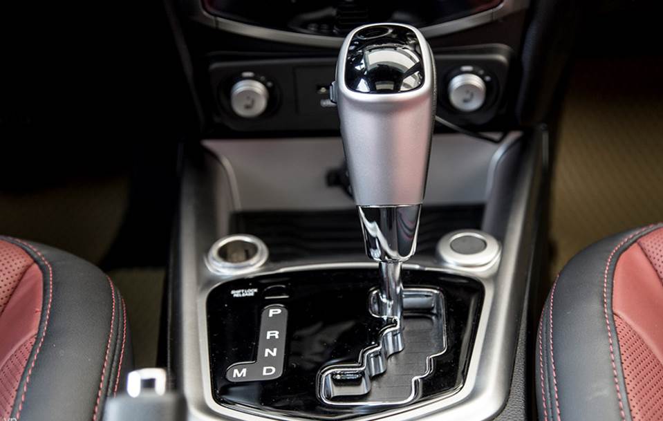 SsangYong Tivoli, Đối thủ Ford EcoSport, giảm giá