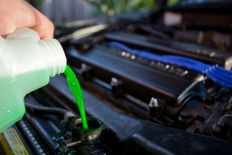 5 sai lầm khiến ô tô ăn xăng bất thường, lý do khiến ô tô ăn nhiều xăng, lý do khiến ô tô chạy tốn xăng
