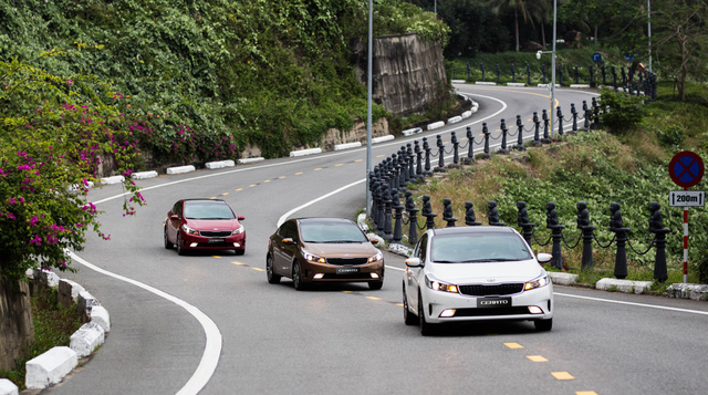 Kia Cerato SMT giá rẻ kỷ lục, Giá xe Kia Cerato SMT, Kia Cerato rẻ hơn Toyota Vios