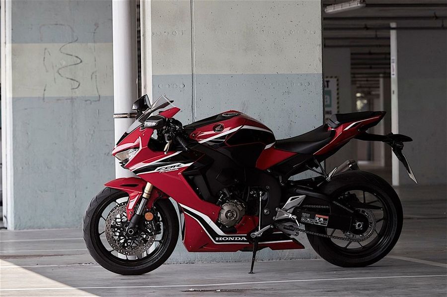 Đánh giá Honda CBR1000RR FireBlade 2018, đánh giá Honda CBR1000RR FireBlade SP 2018