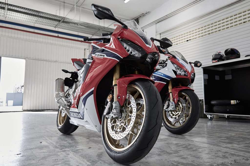 Đánh giá Honda CBR1000RR FireBlade 2018, đánh giá Honda CBR1000RR FireBlade SP 2018