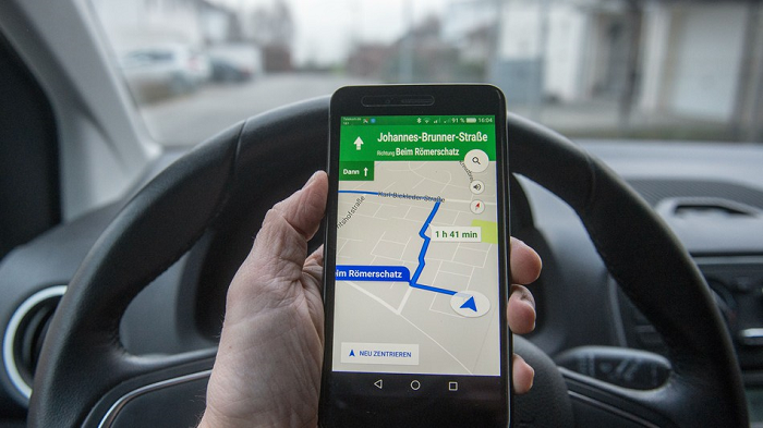 Đồ chơi giá rẻ khiến ô tô thông minh hơn, Google Map, tiện ích ô tô, công nghệ xe, tính năng mới