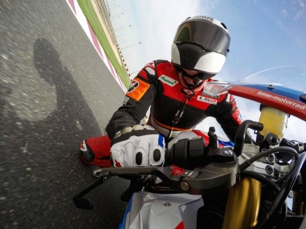 Vị trí ngồi lái xe moto đúng cách, kinh nghiệm lái xe moto