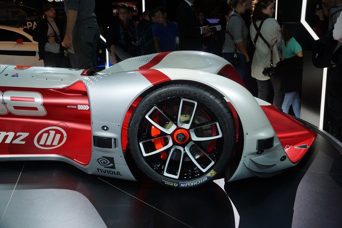 Siêu xe đua tự lái Robocar