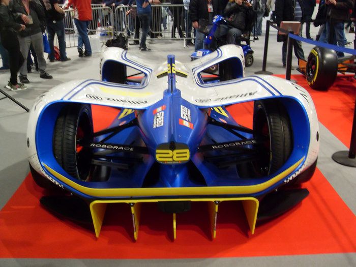 Siêu xe đua tự lái Robocar