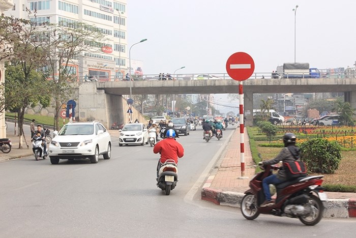 Luật giao thông đường bộ, lỗi đi ngược chiều phạt bao nhiêu tiền 2019, quy định về đi ngược chiều, xe máy đi ngược chiều phạt bao nhiêu 2019, lỗi đi ngược chiều trên đường cao tốc, lỗi đi ngược chiều trên vỉa hè
