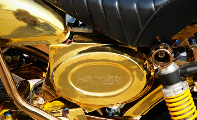Xế khỉ Honda Monkey dát vàng siêu độc đáo